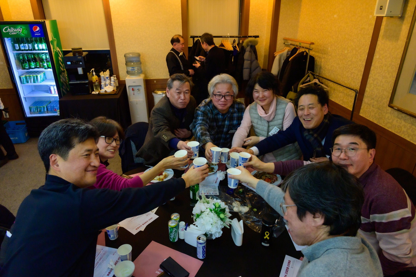 6d98e166cb30408.jpg