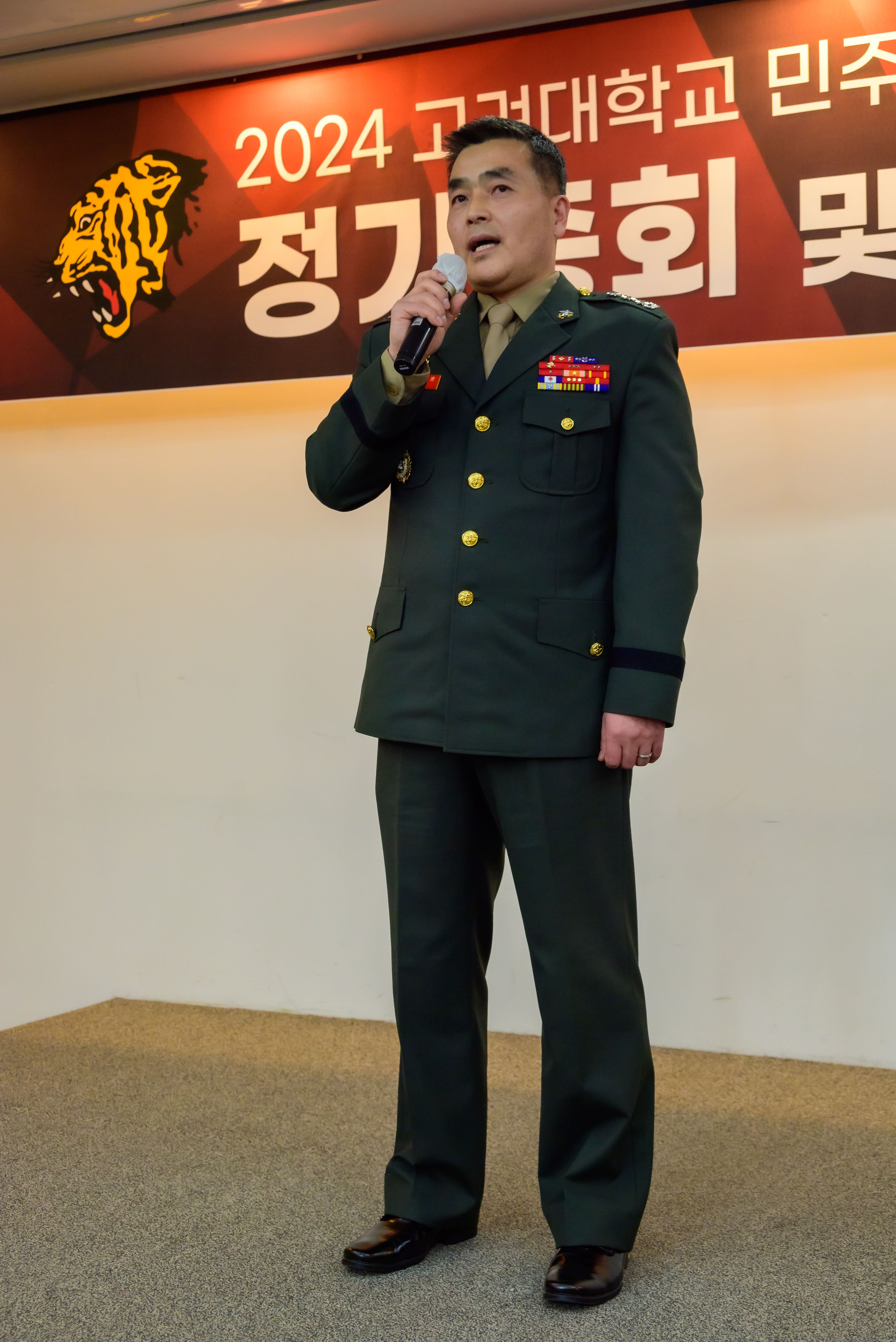 aa52796ee326100.jpg