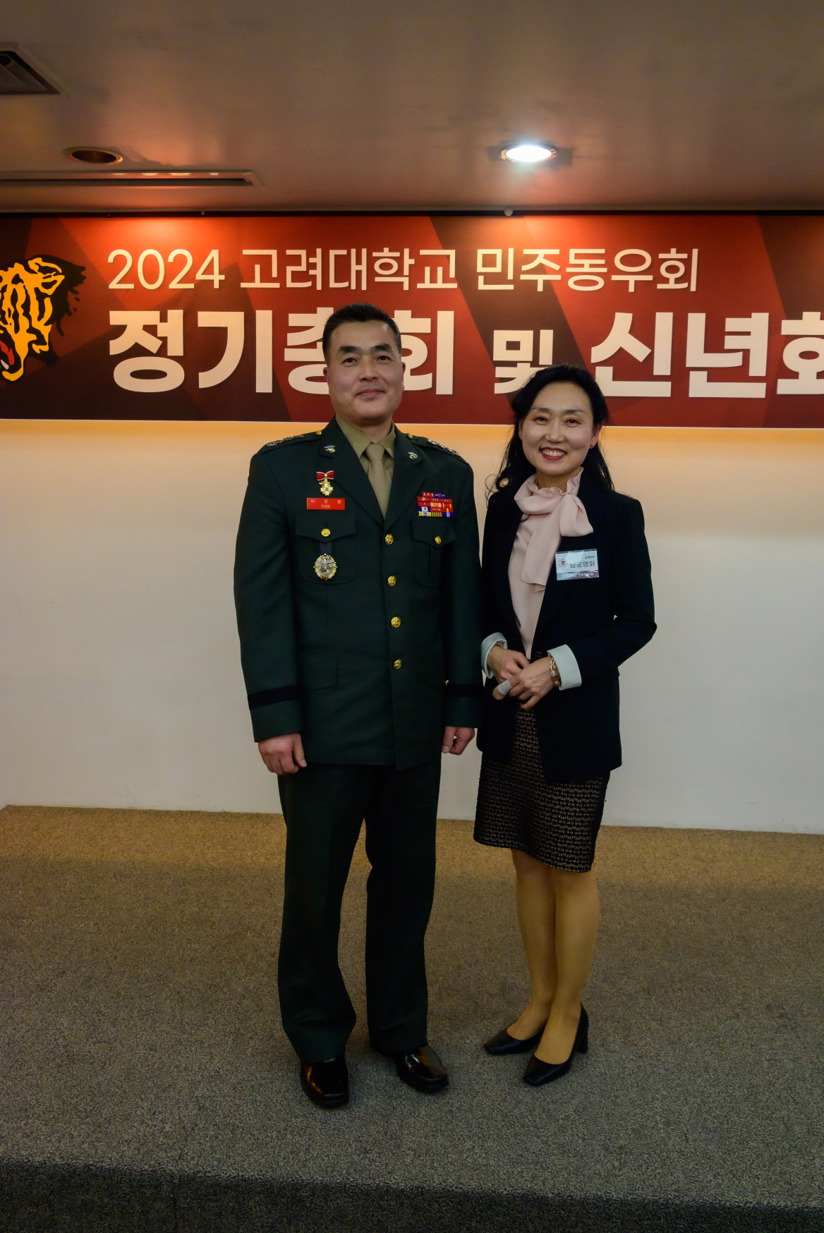 cacffb4ef915318.jpg